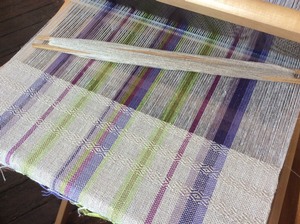 Weaving reverse twill pattern